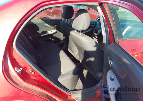 2010 Toyota Corolla S z USA, uszkodzony, nr VIN 2T1BU4EE9AC453534